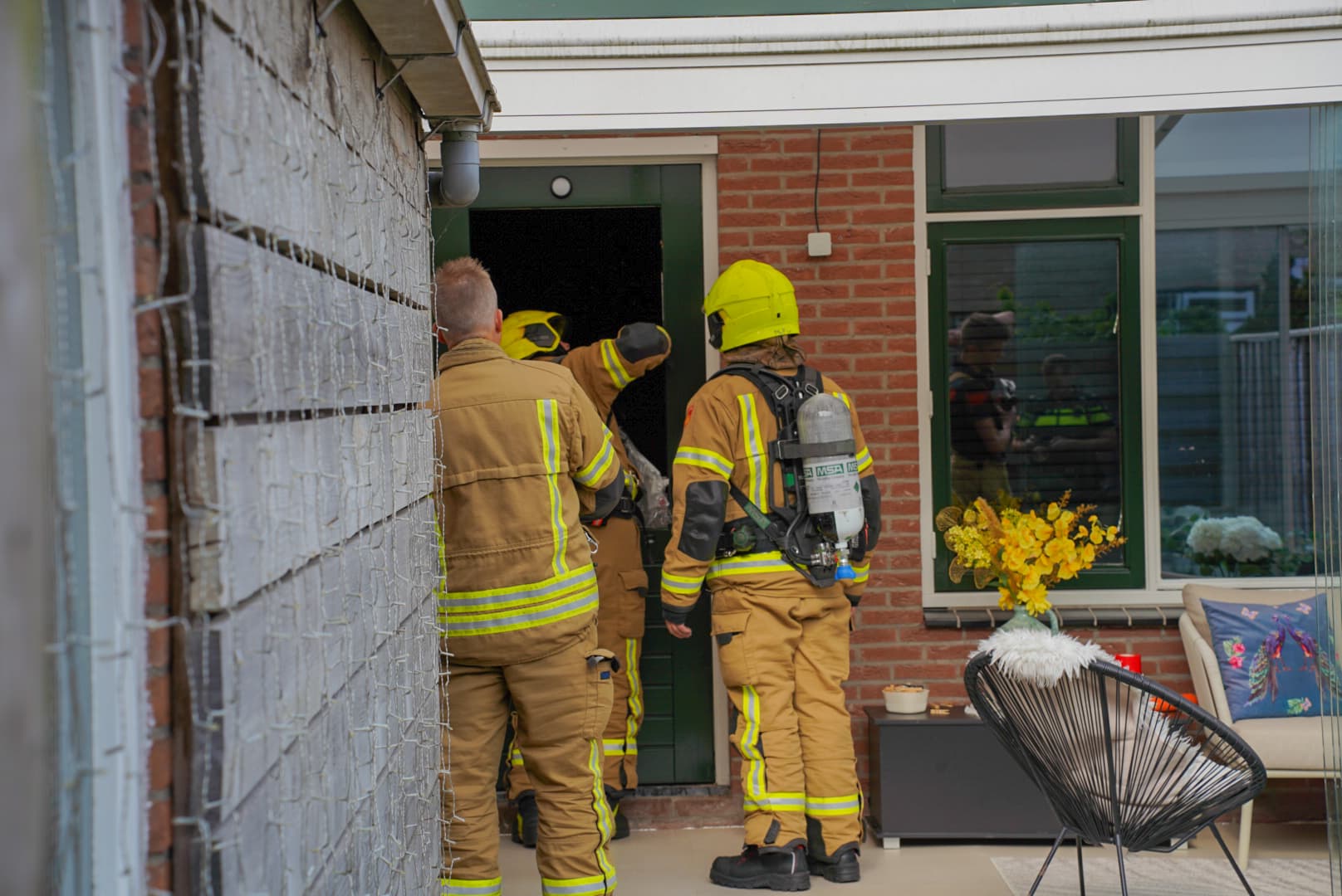 Brandweer forceert woning na mogelijke woningbrand aan de Reynbolt van Maeslantstraat in Maasland