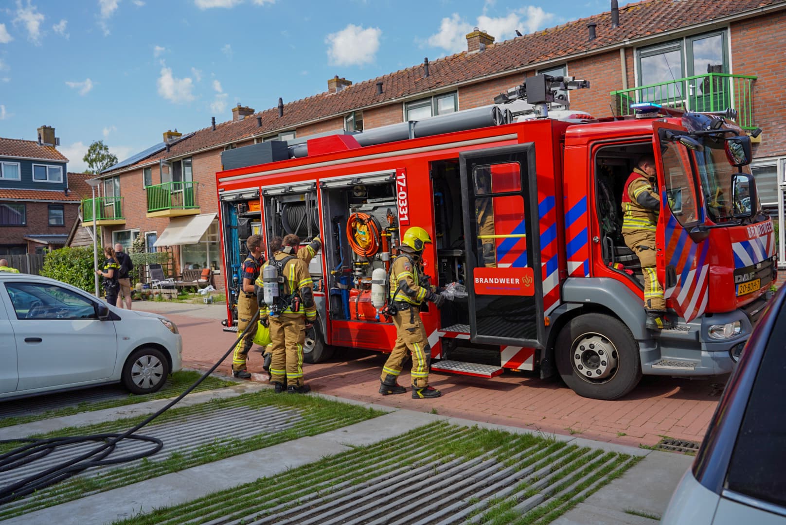 Brandweer forceert woning na mogelijke woningbrand aan de Reynbolt van Maeslantstraat in Maasland
