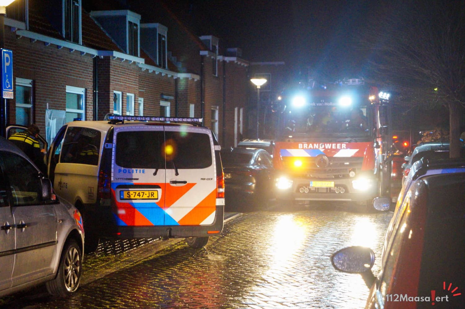 Woningbrand in keuken aan de Esserstraat in Maassluis