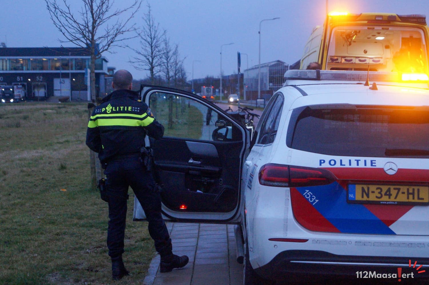 Fietser gewond na aanrijding met scooter op Honderdland, dader doorgereden