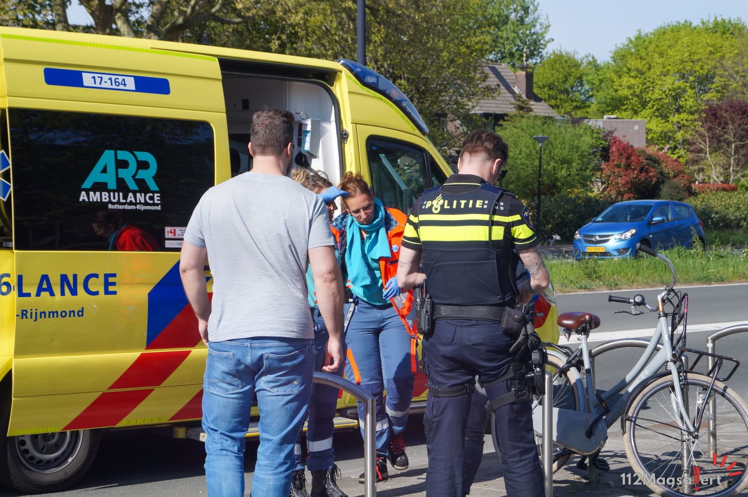 Fietser gewond bij verkeersongeval op Laan 1940-1945 in Maassluis