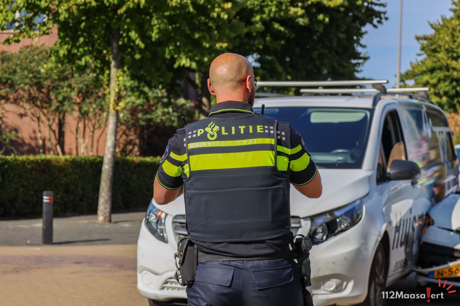 Grote brand in flat Vlaardingen: bewoners gered door brandweer via balkon en vluchtmaskers