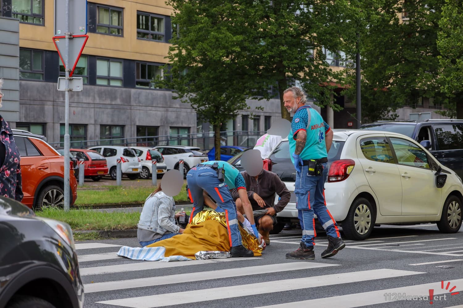 Fietser gewond bij aanrijding op rotonde Westlandseweg in Maassluis