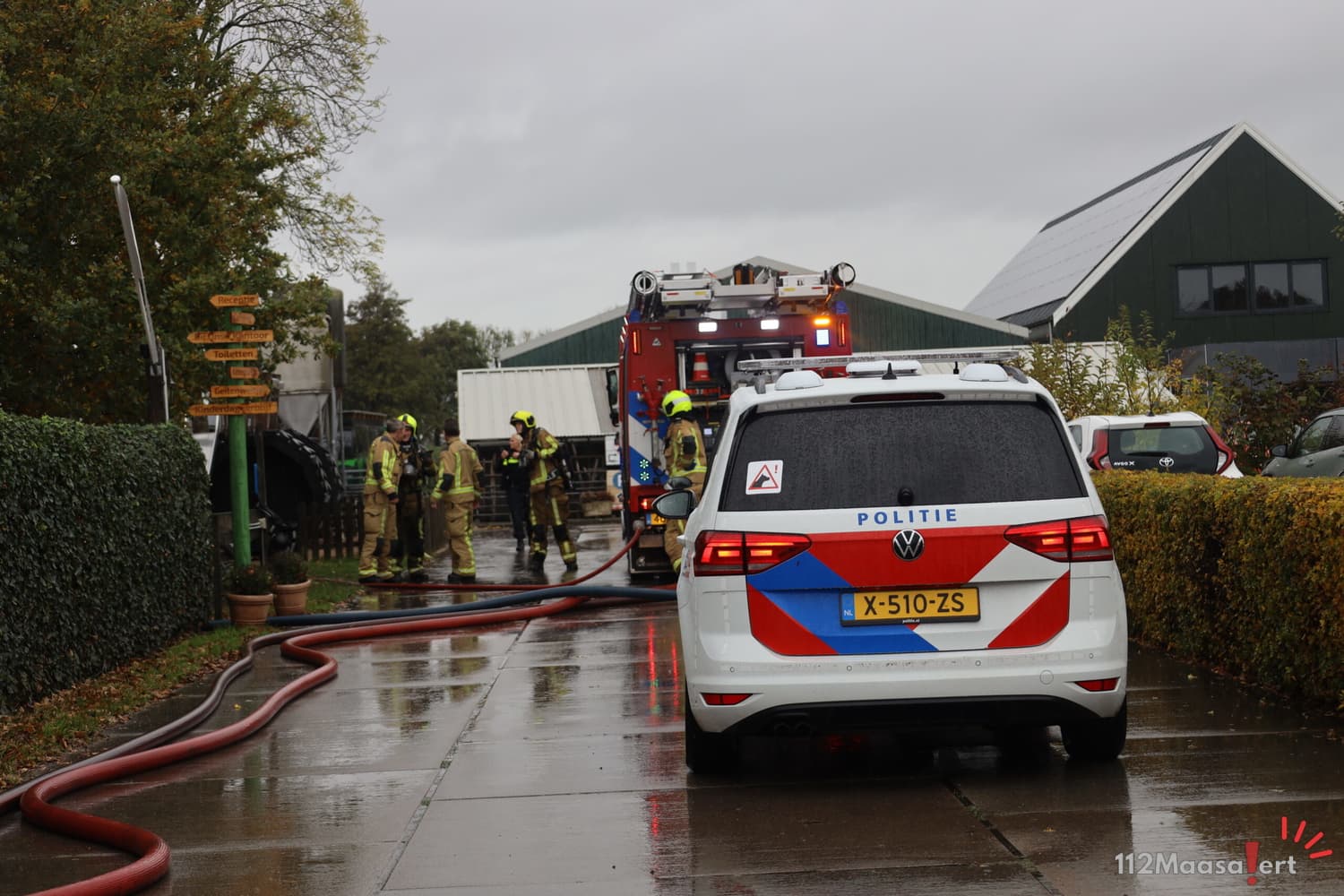 Hooischuur in brand bij Belevenisboerderij Bouwlust in Maasland, vrouw aangehouden