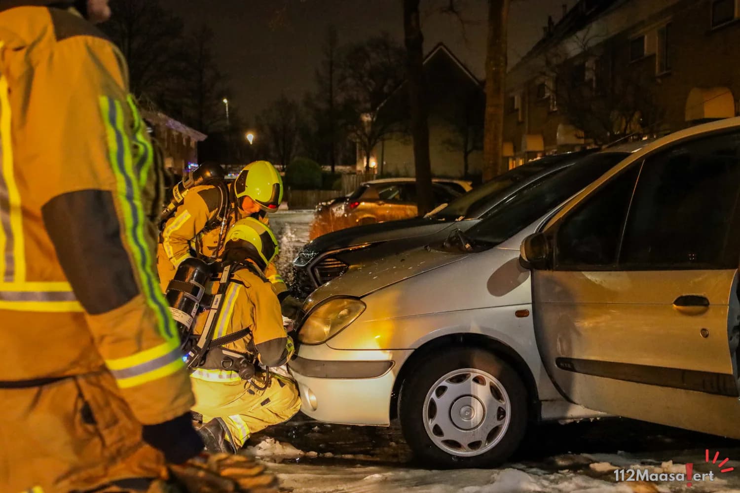 Brandschade aan interieur van auto aan de Bergmolen in Maassluis