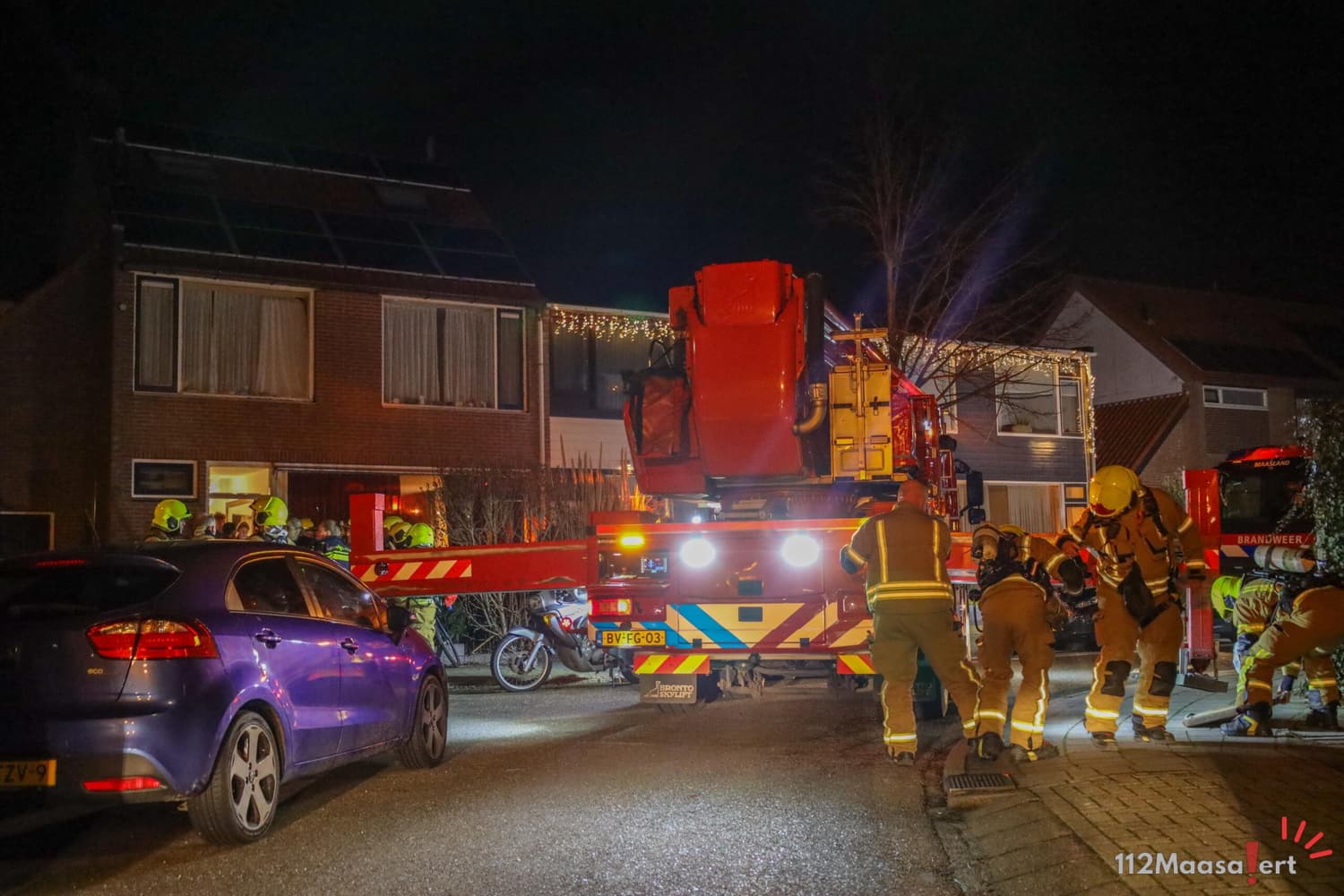 Schoorsteenbrand bij hoekwoning aan de Prinses Margrietlaan in Maasland snel onder controle