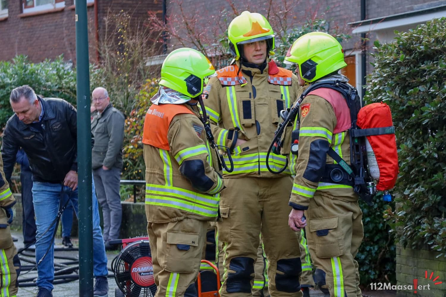 Brand bij dakwerkzaamheden aan woning aan Mauritssingel in Vlaardingen