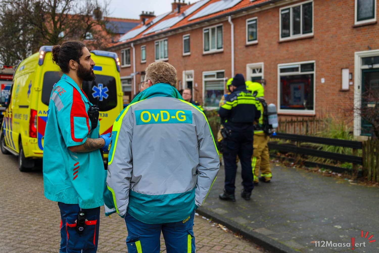 Hulpdiensten schalen op na CO-melding in woning aan Willem de Zwijgerstraat in Maassluis