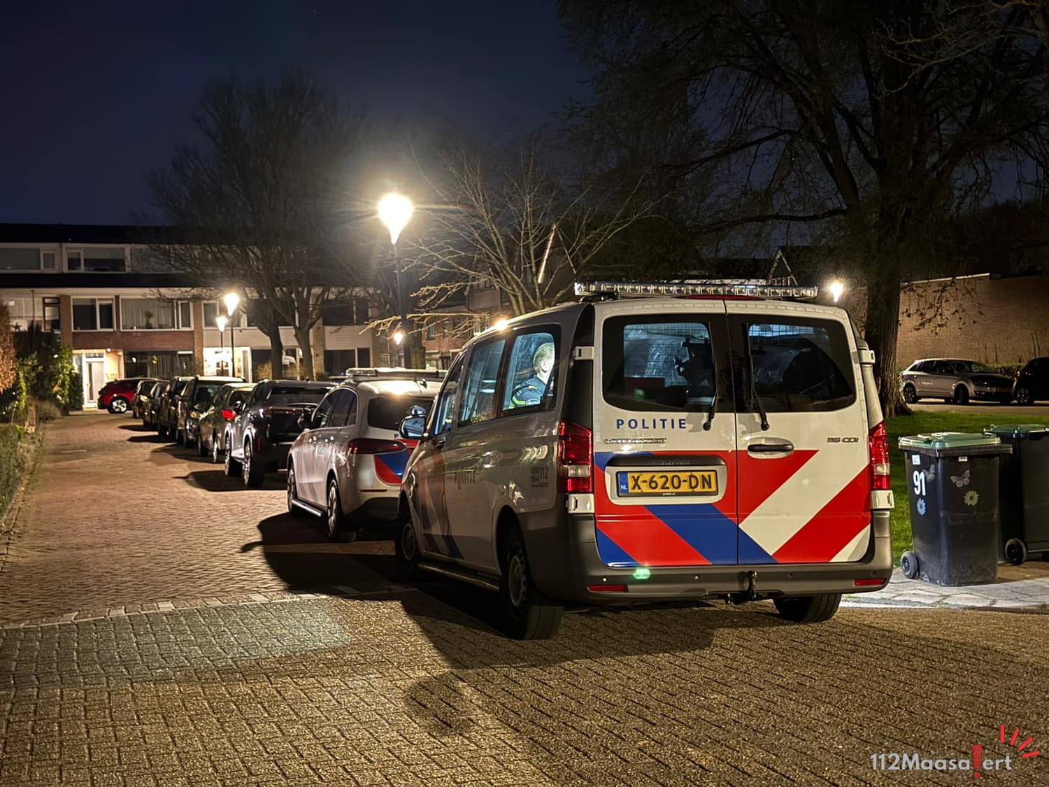 Politiehelikopter boven Maassluis na bestuurder die op meerdere auto’s inreed in Maasland