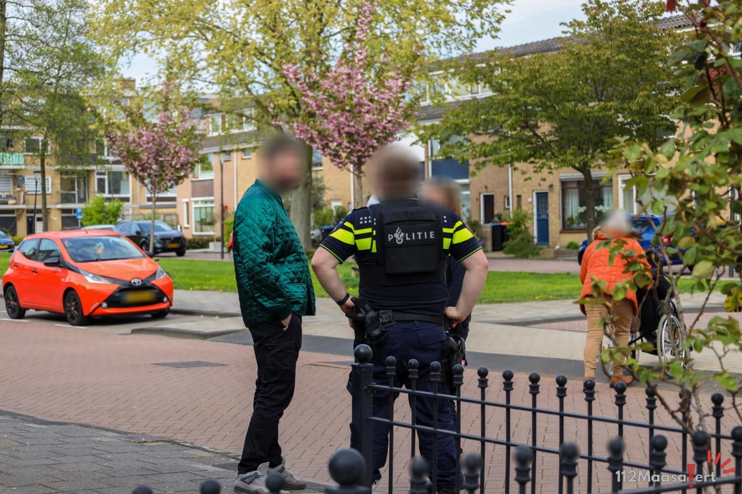 Politie groots uitgerukt voor melding vuurwapen aan Hobbemastraat in Maassluis