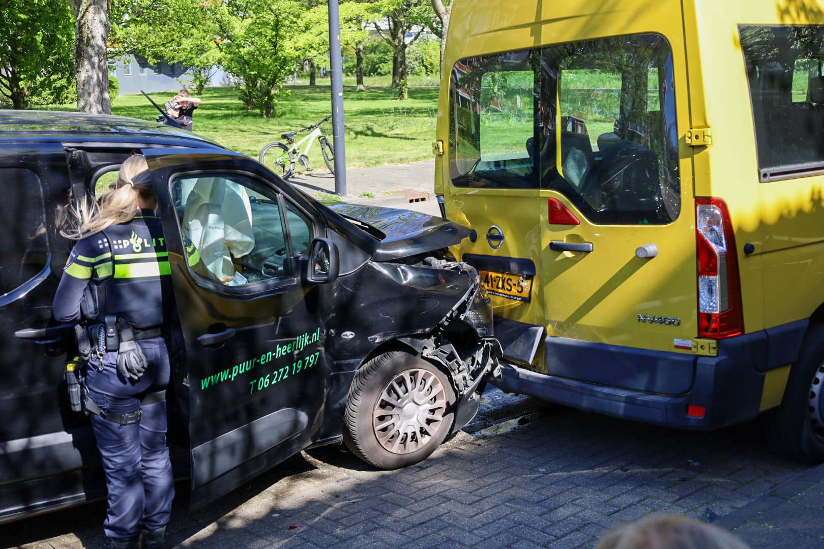 Meerdere auto’s betrokken bij botsing op Haydnlaan in Maassluis