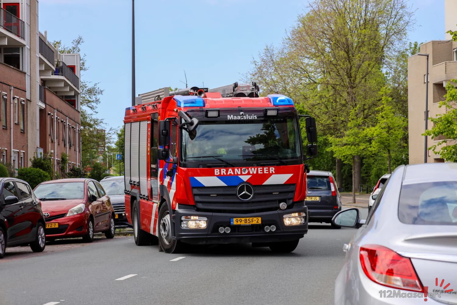 Brandweer onderzoekt gaslucht in woning aan de Wagenstraat in Maassluis