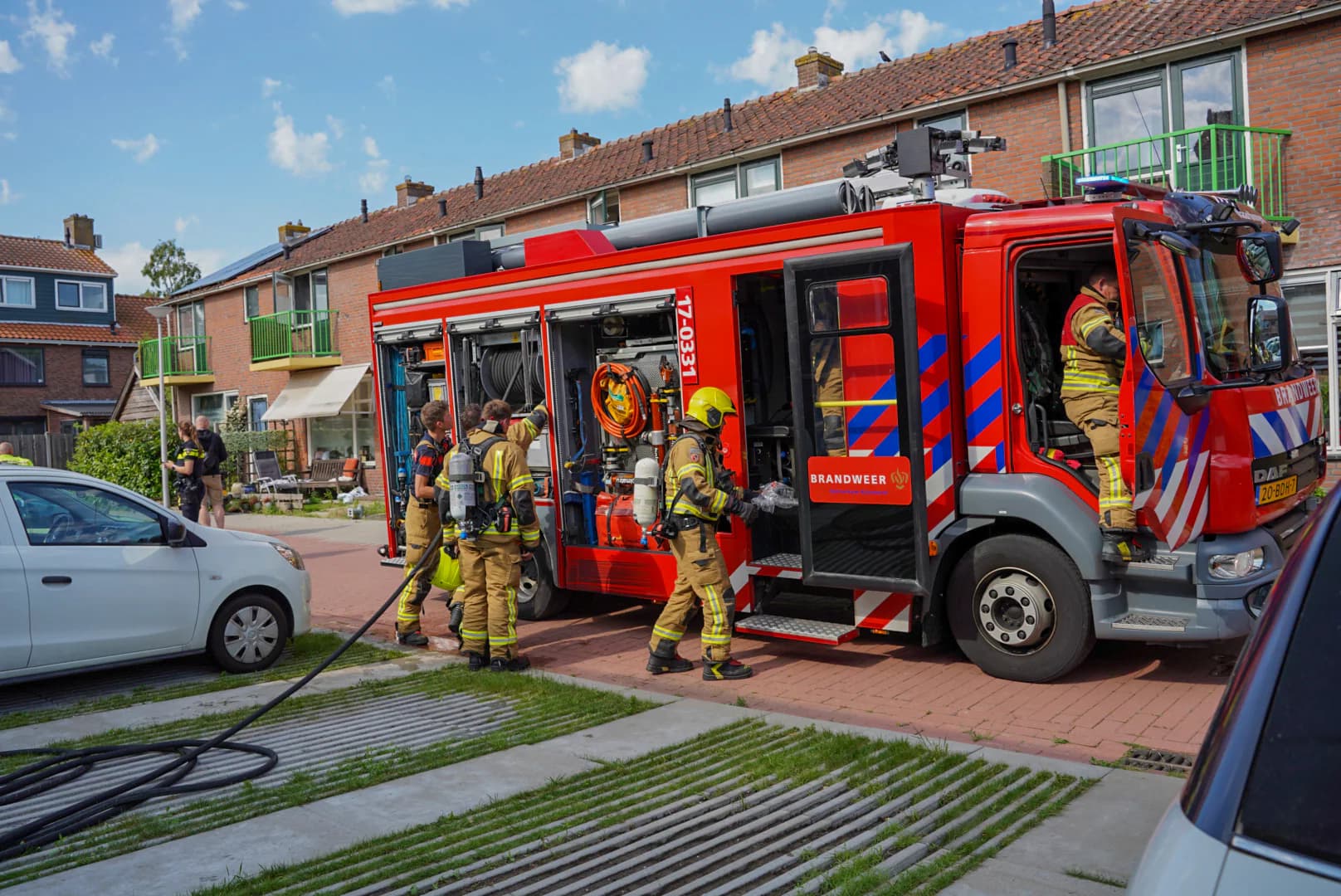 Brandweer forceert woning na mogelijke woningbrand aan de Reynbolt van Maeslantstraat in Maasland