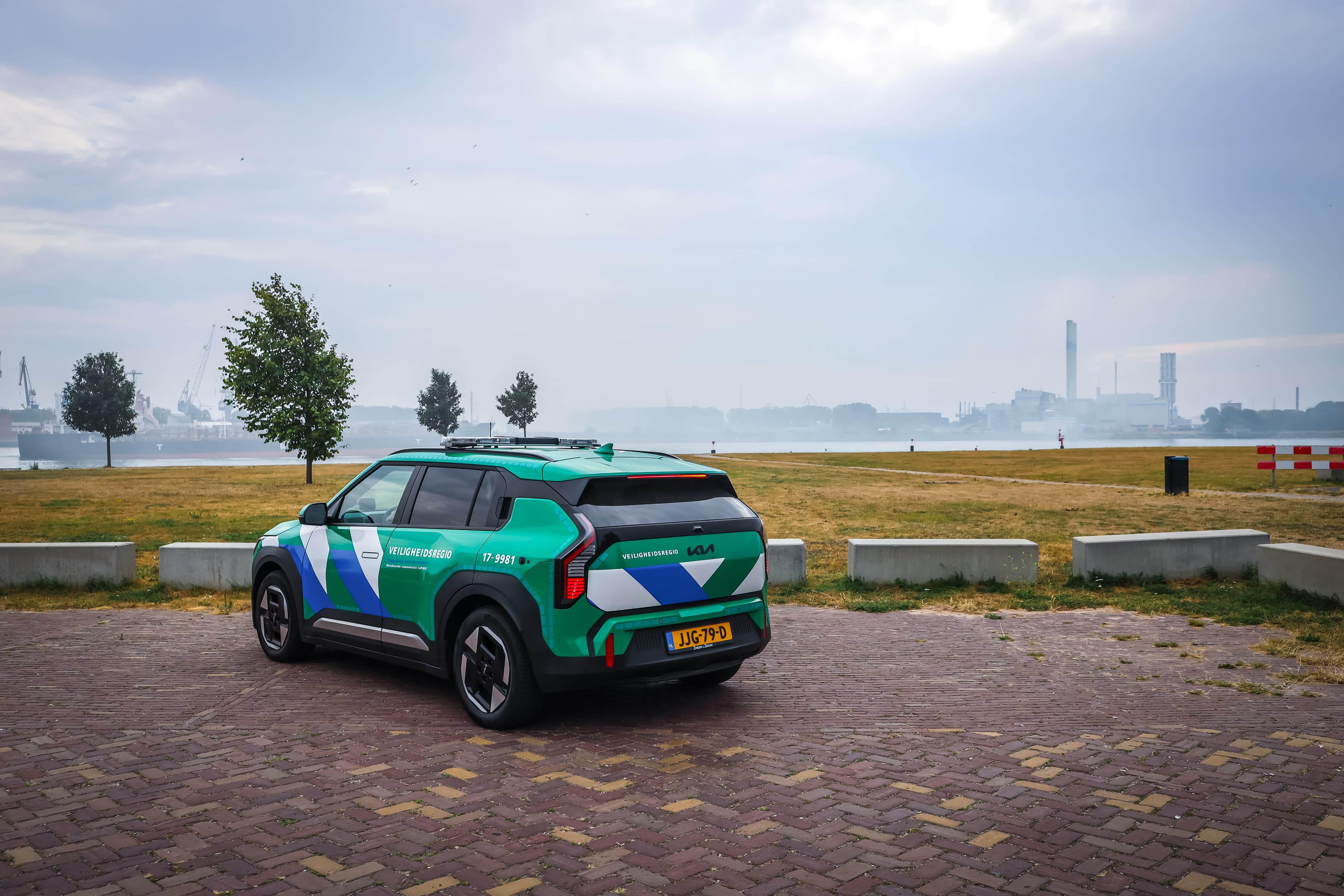 Brand buiten industriegebied Botlek veroorzaakt stankoverlast en gezondheidsklachten in Vlaardingen