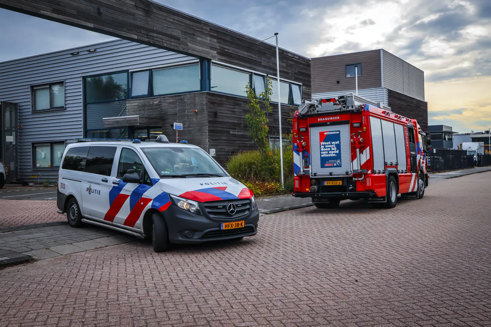 Wateroverlast in meerdere panden door lekkage bij cv-ketel aan de Zwarte Zee in Maassluis