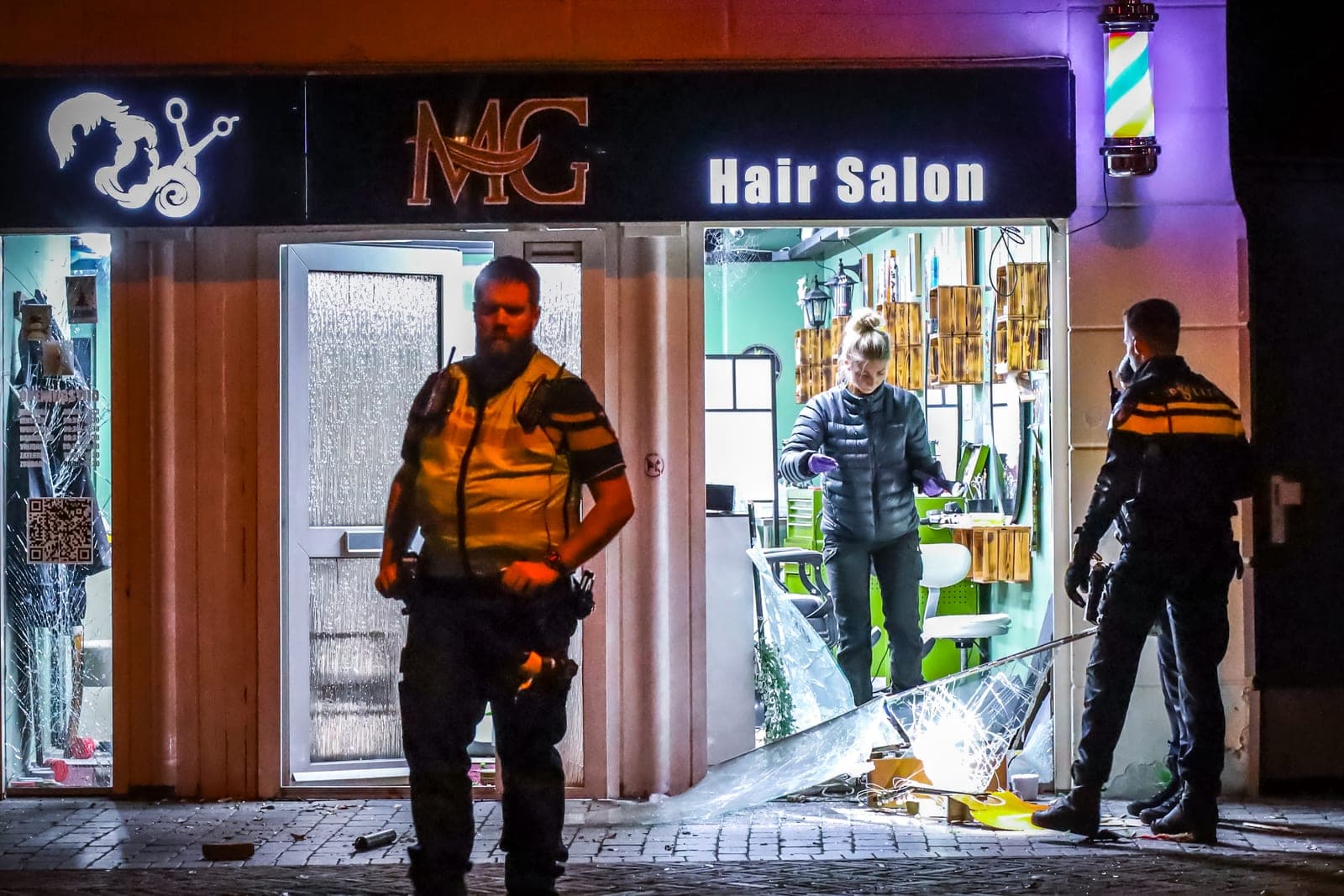 Opnieuw explosie bij kapperszaak aan Westhavenkade in Vlaardingen