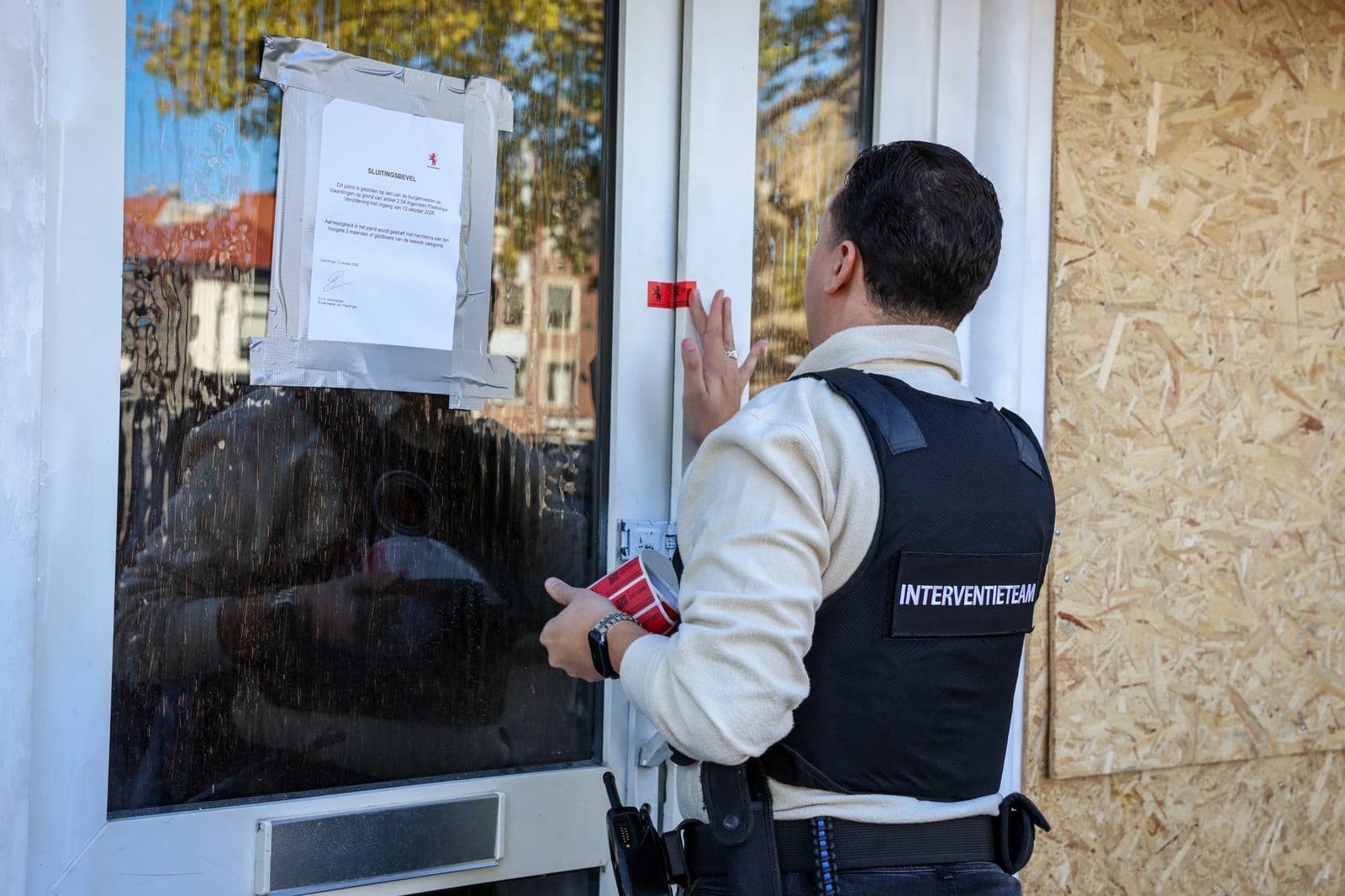 Kapperszaak aan Westhavenkade gesloten na explosie