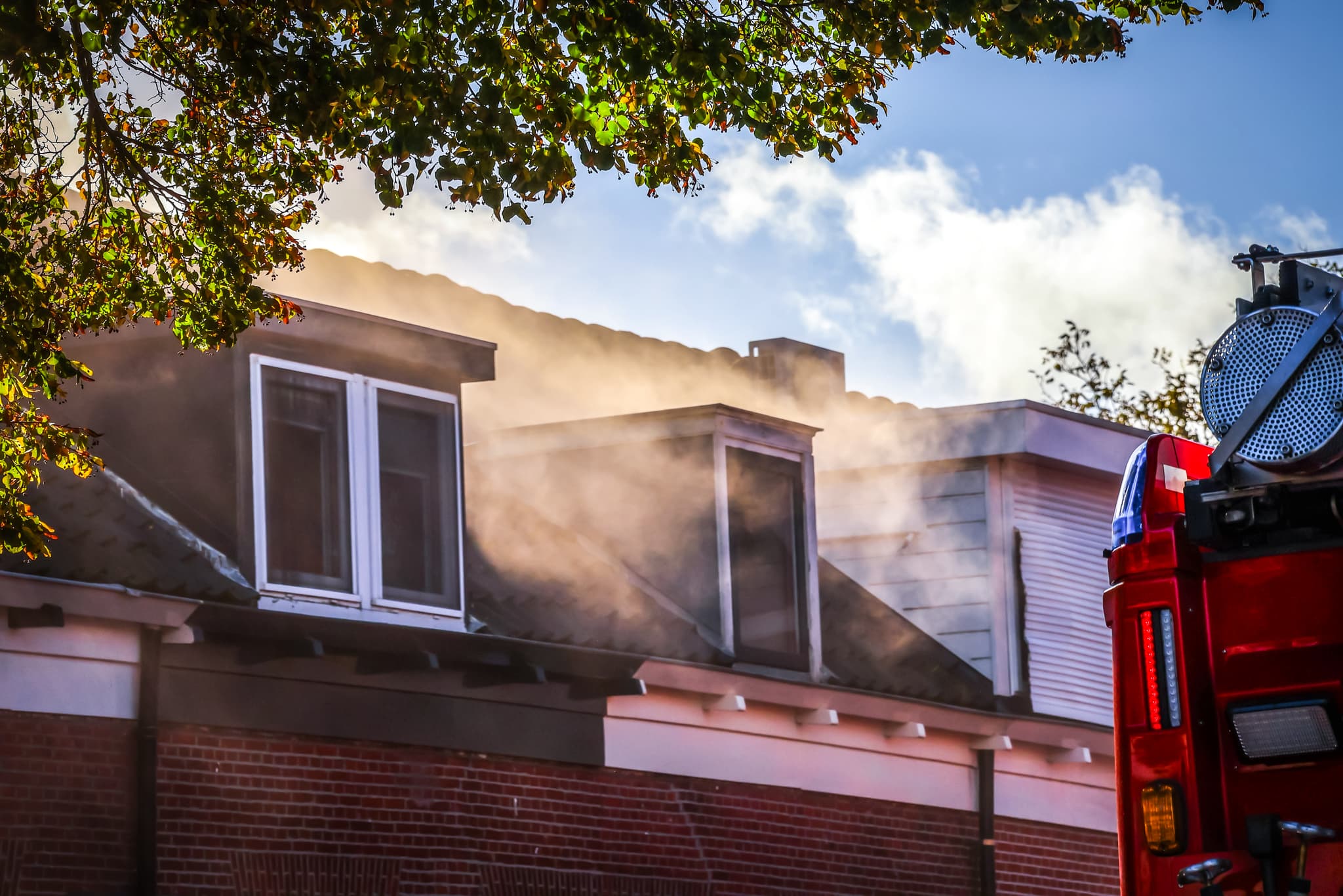 Woningbrand met flinke rookontwikkeling aan Patijnestraat in Maassluis