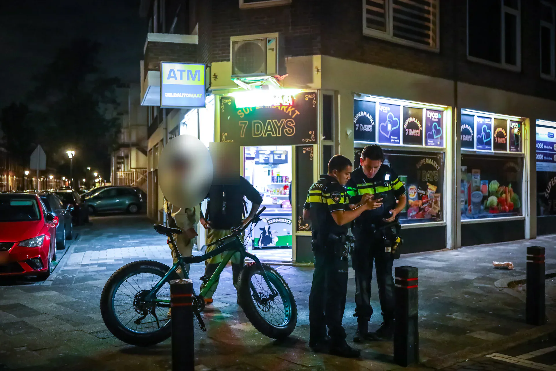 Vechtpartij bij supermarkt 7Days aan Stationsstraat in Vlaardingen