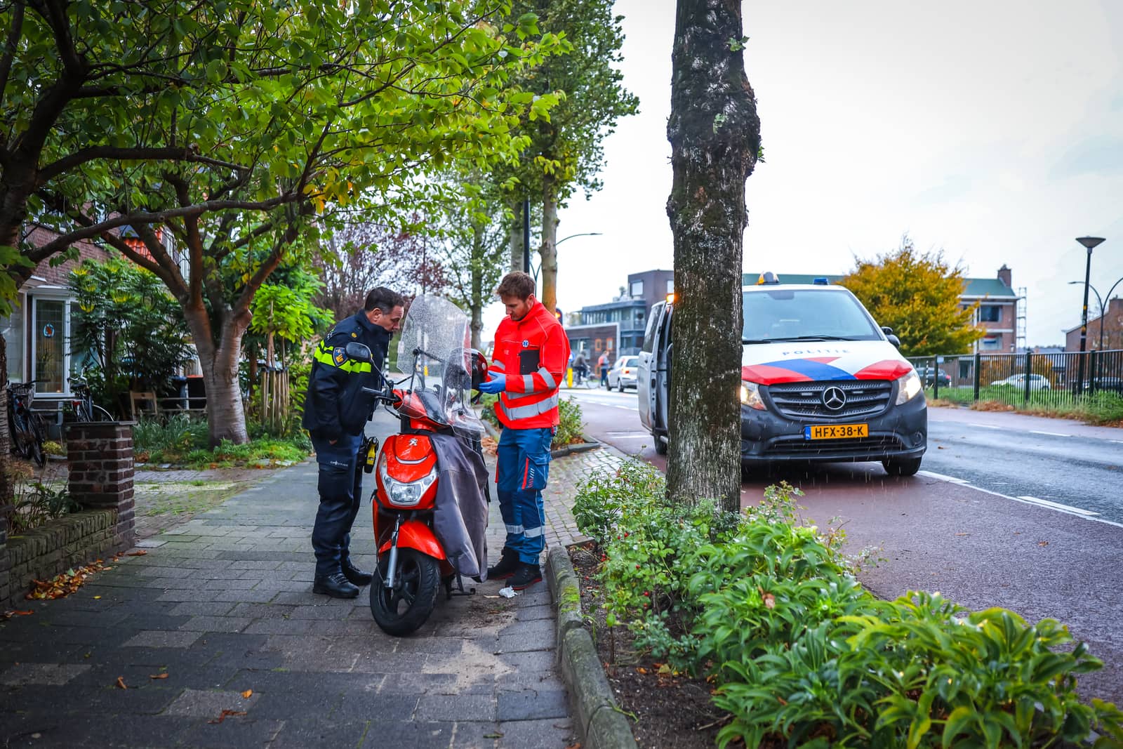 Scooterrijder ten val nabij kruispunt Laan 1940-1945 en Pr. Julianalaan in Maassluis