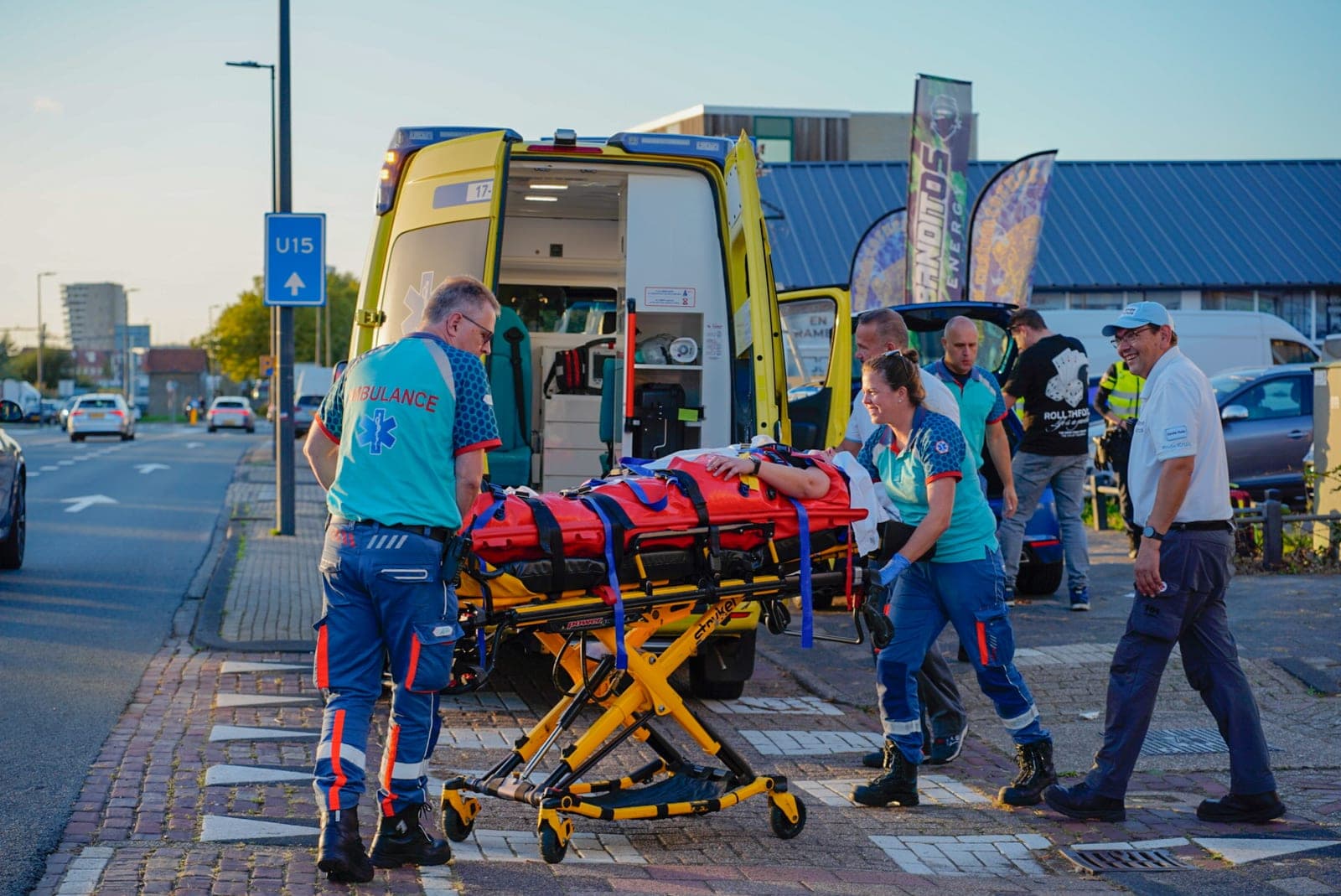 Vrouw zwaargewond bij onbekend verkeersongeval aan Industrieweg in Maassluis