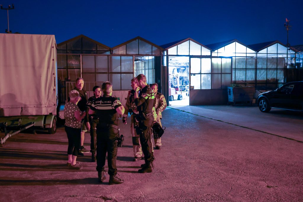 Kleine brand in loods aan Lange Kruisweg op Maasdijk