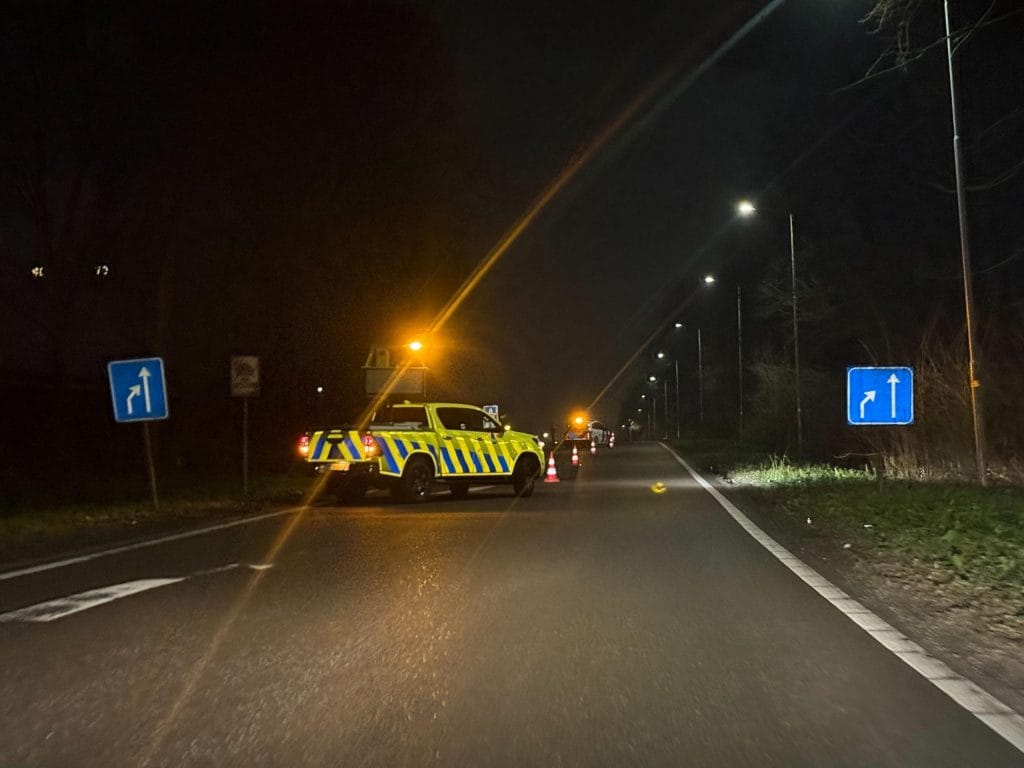 Bestuurder aangehouden na eenzijdig ongeval Maasdijk
