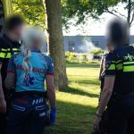 Scooter en auto botsen op kruising Iependal en Kastanjedal in Maassluis