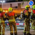 Brand op rondvaartboot in Maassluis, hulpdiensten massaal ingezet