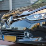 Fietser lichtgewond na aanrijding met auto op Westlandseweg in Maassluis