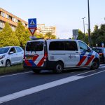 Fietser lichtgewond na aanrijding met auto op Westlandseweg in Maassluis