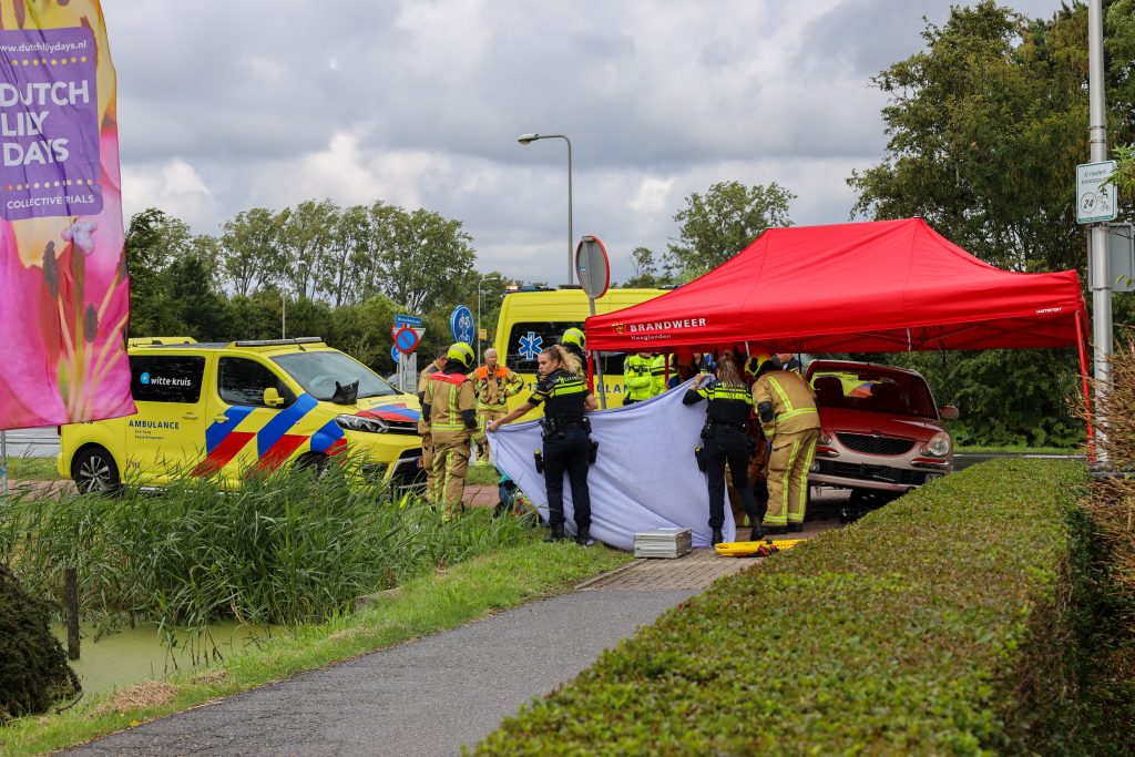 Ernstig ongeval met fatbiker in Naaldwijk: slachtoffer onder auto bekneld geraakt