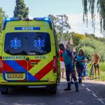 Fietser gewond na val door slecht wegdek op de Zuidbuurt in Maassluis