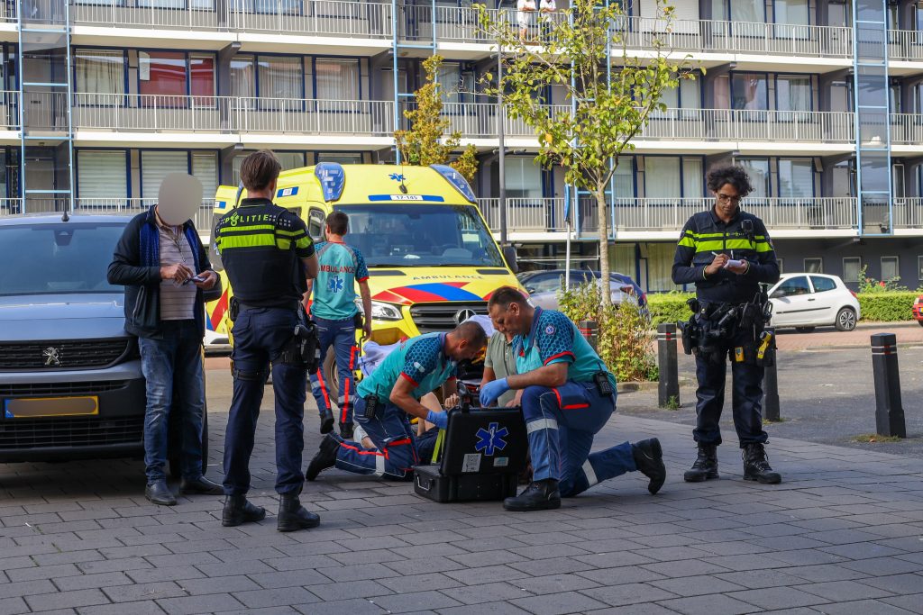 Fietsster gewond bij verkeersongeluk aan Mesdaglaan in Maassluis
