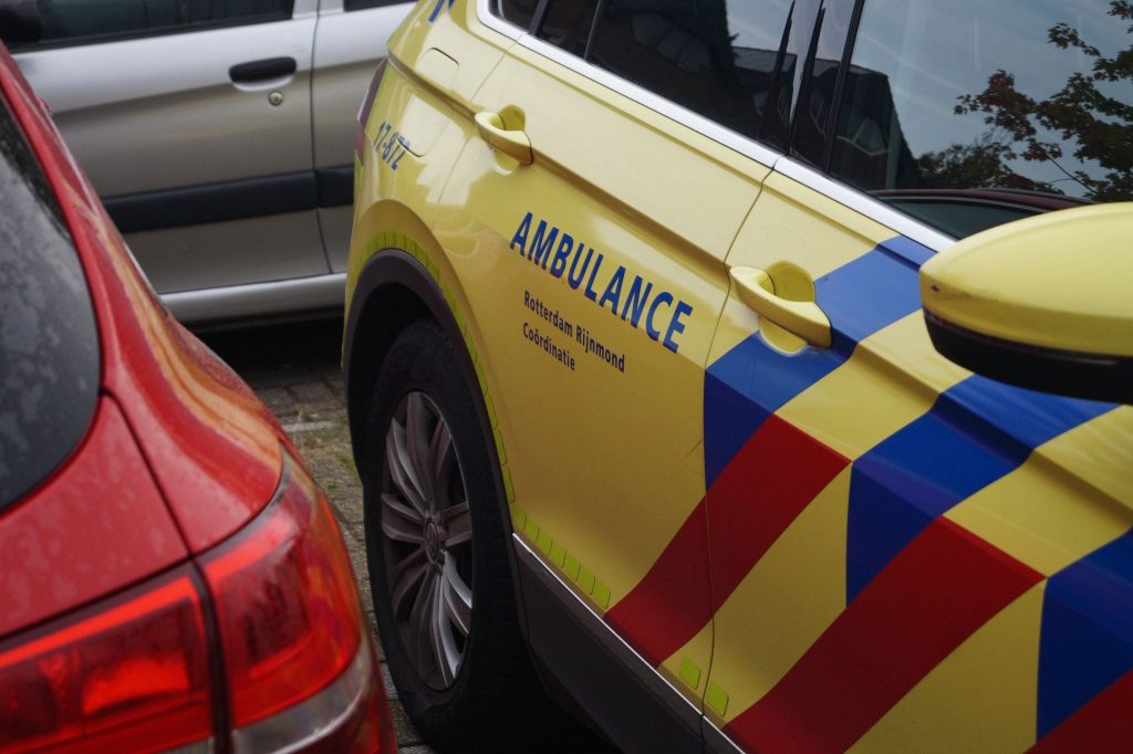 Vrouw overleden aangetroffen langs Vlaardingsedijk in Maassluis