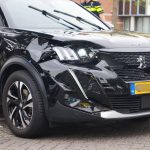 Verkeersongeval tussen scooter en auto op de P.J. Troelstraweg in Maassluis