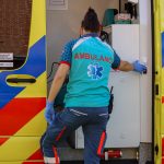 Ongeval tussen motorrijder en auto op Willem Weltevredenlaan in Maassluis