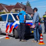Voetganger gewond na aanrijding met vrachtwagen op Maasdijk